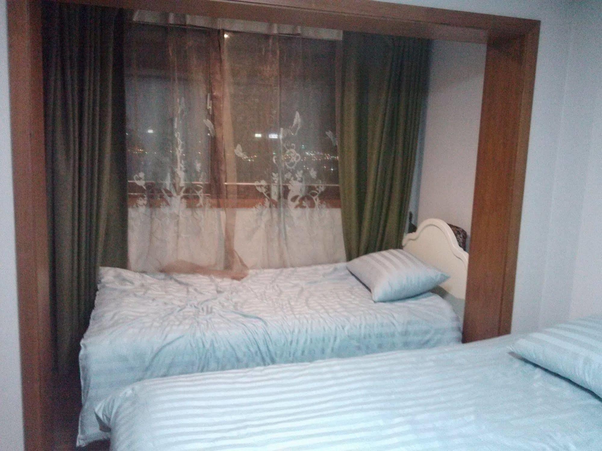 K Star Road Guesthouse - Hostel Seul Exterior foto