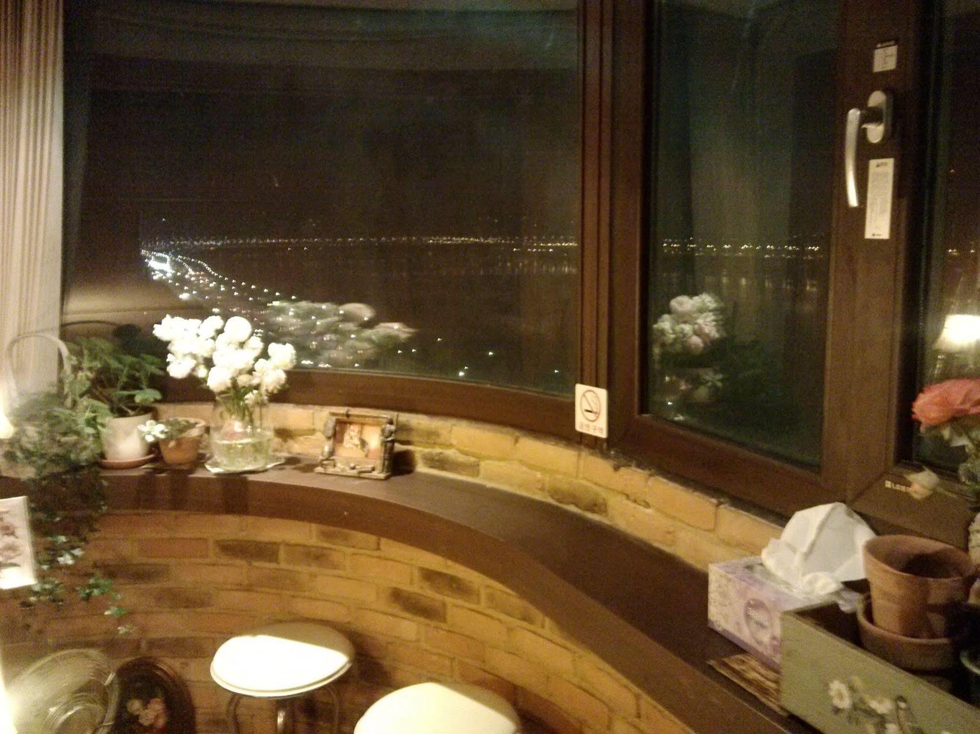 K Star Road Guesthouse - Hostel Seul Exterior foto